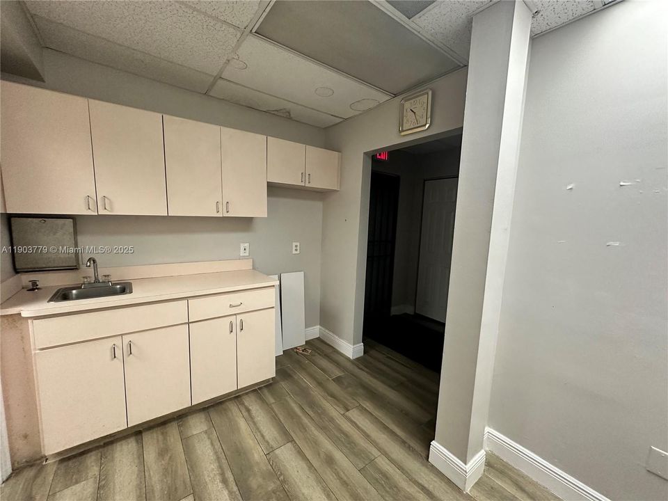 For Rent: $4,025 (0 beds, 0 baths, 0 Square Feet)