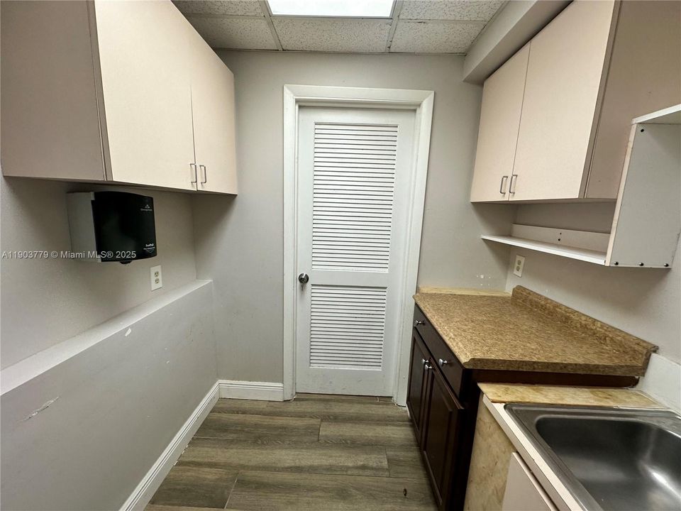 For Rent: $4,025 (0 beds, 0 baths, 0 Square Feet)
