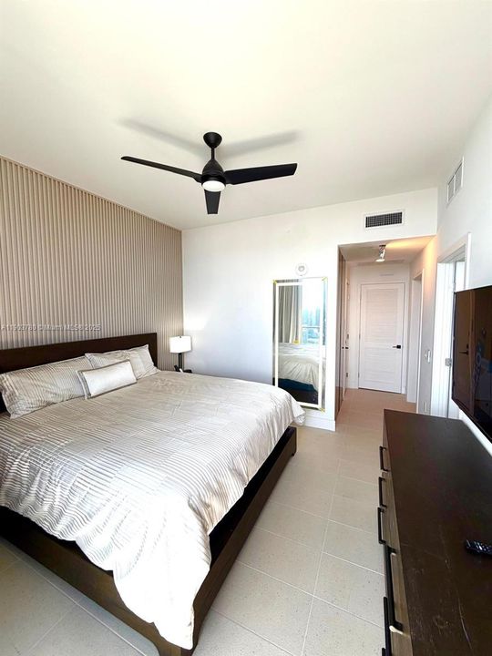 出租: $4,500 (1 贝兹, 1 浴室, 540 平方英尺)