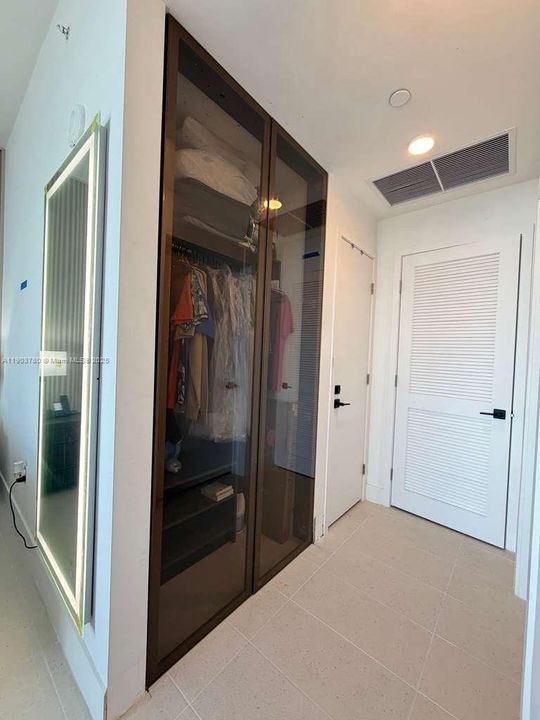 出租: $4,500 (1 贝兹, 1 浴室, 540 平方英尺)