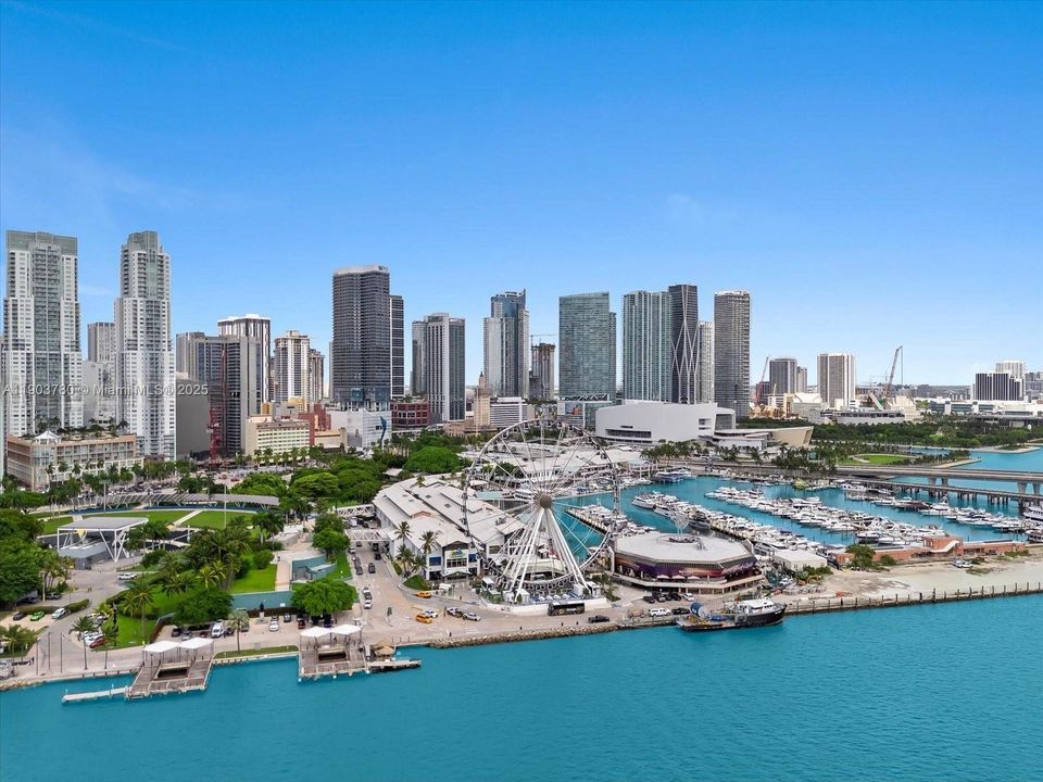 出租: $4,500 (1 贝兹, 1 浴室, 540 平方英尺)