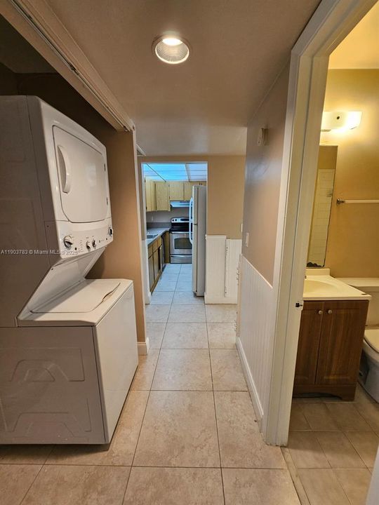 出租: $2,100 (2 贝兹, 2 浴室, 868 平方英尺)