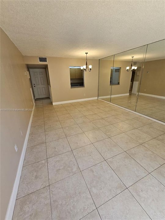 出租: $2,100 (2 贝兹, 2 浴室, 868 平方英尺)