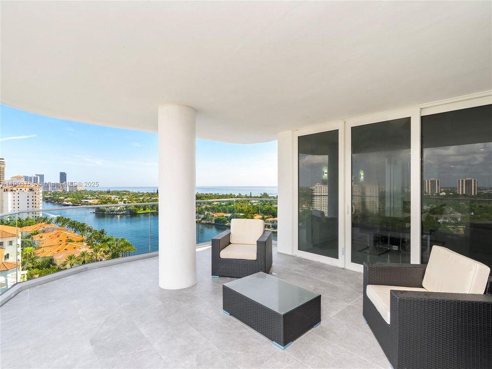 For Rent: $6,300 (2 beds, 2 baths, 1901 Square Feet)