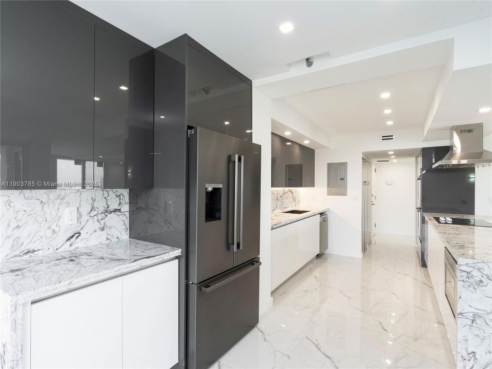 For Rent: $6,300 (2 beds, 2 baths, 1901 Square Feet)