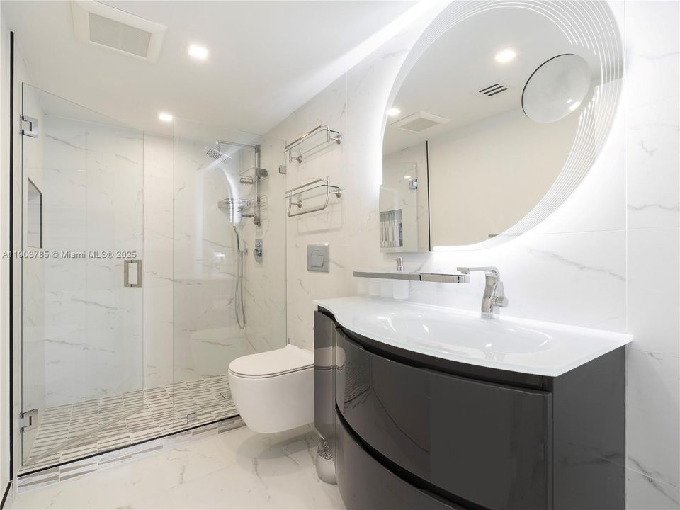 For Rent: $6,300 (2 beds, 2 baths, 1901 Square Feet)