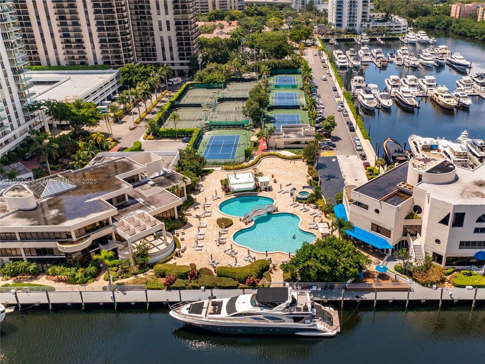 For Rent: $6,300 (2 beds, 2 baths, 1901 Square Feet)