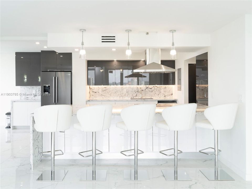 For Rent: $6,300 (2 beds, 2 baths, 1901 Square Feet)