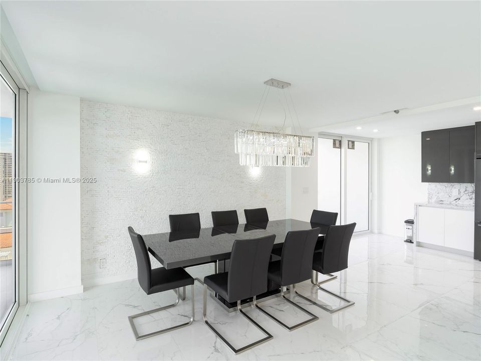 For Rent: $6,300 (2 beds, 2 baths, 1901 Square Feet)