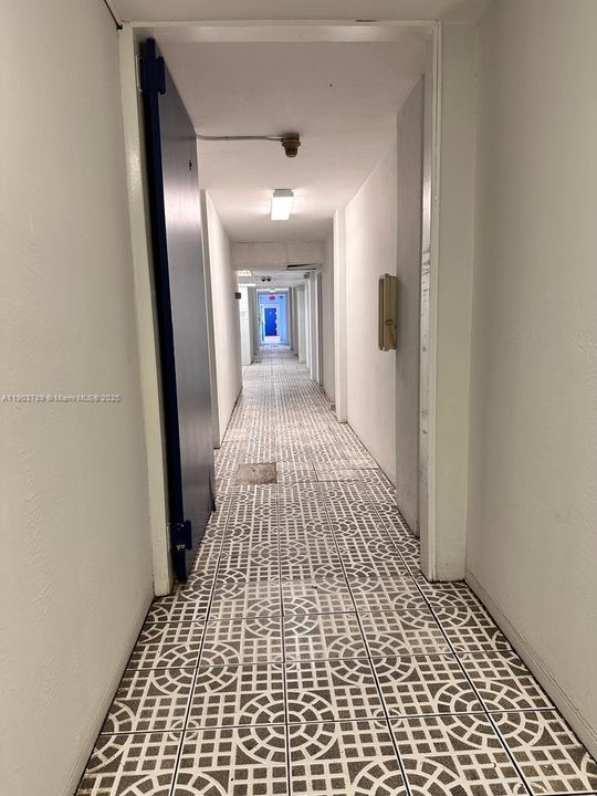 For Rent: $1,750 (2 beds, 1 baths, 848 Square Feet)