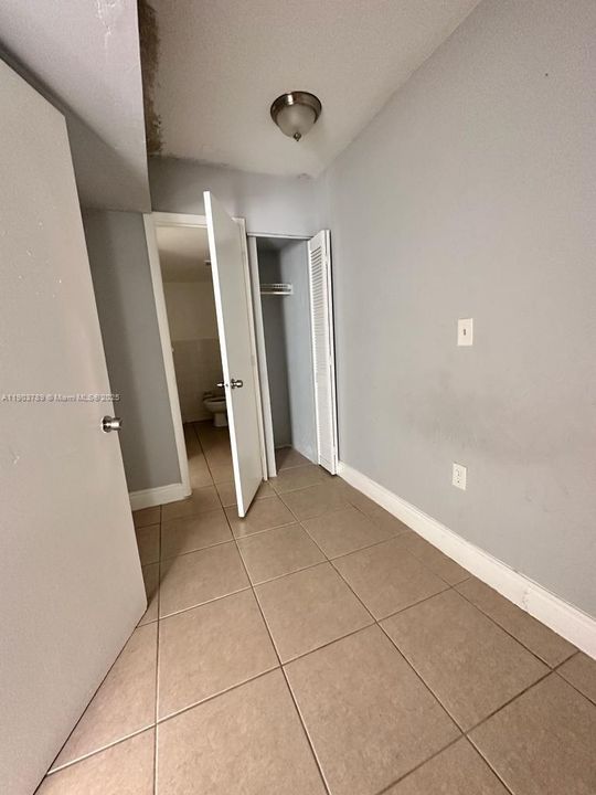 For Rent: $1,750 (2 beds, 1 baths, 848 Square Feet)
