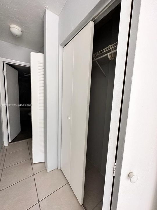 For Rent: $1,750 (2 beds, 1 baths, 848 Square Feet)