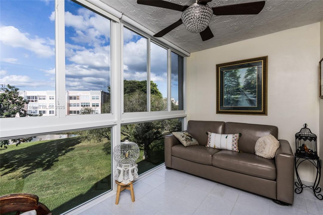 Active With Contract: $242,000 (2 beds, 2 baths, 1255 Square Feet)