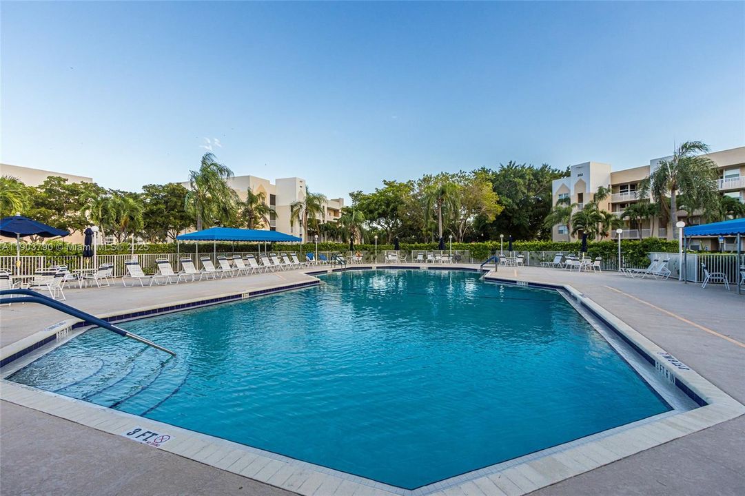 Active With Contract: $242,000 (2 beds, 2 baths, 1255 Square Feet)