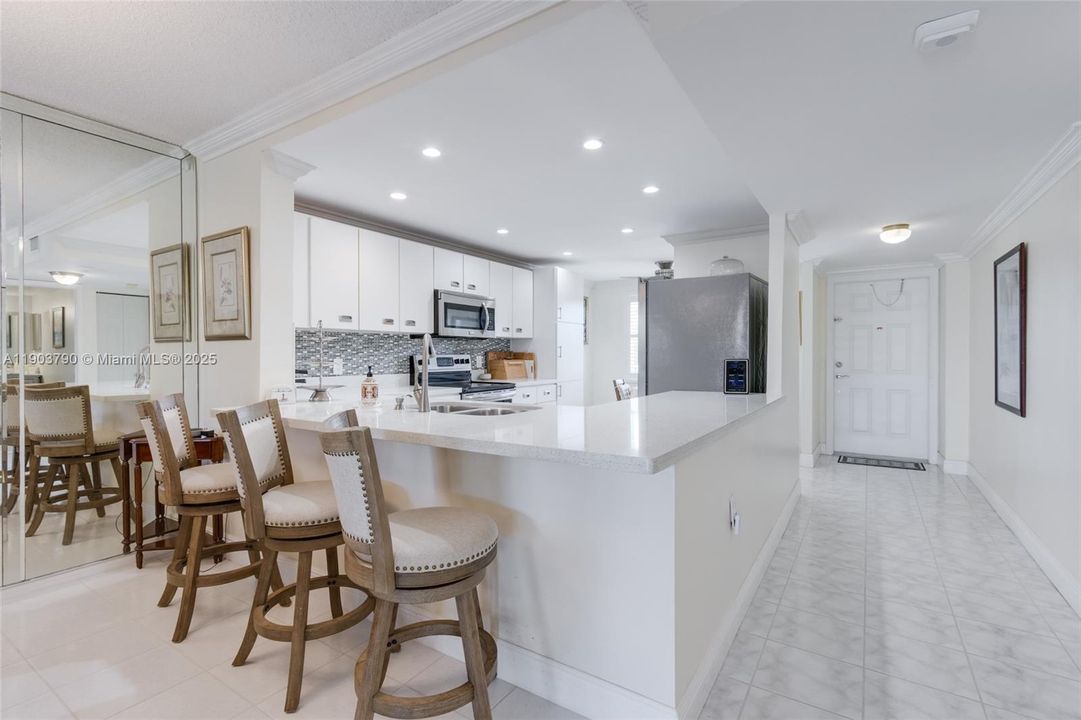 Active With Contract: $242,000 (2 beds, 2 baths, 1255 Square Feet)