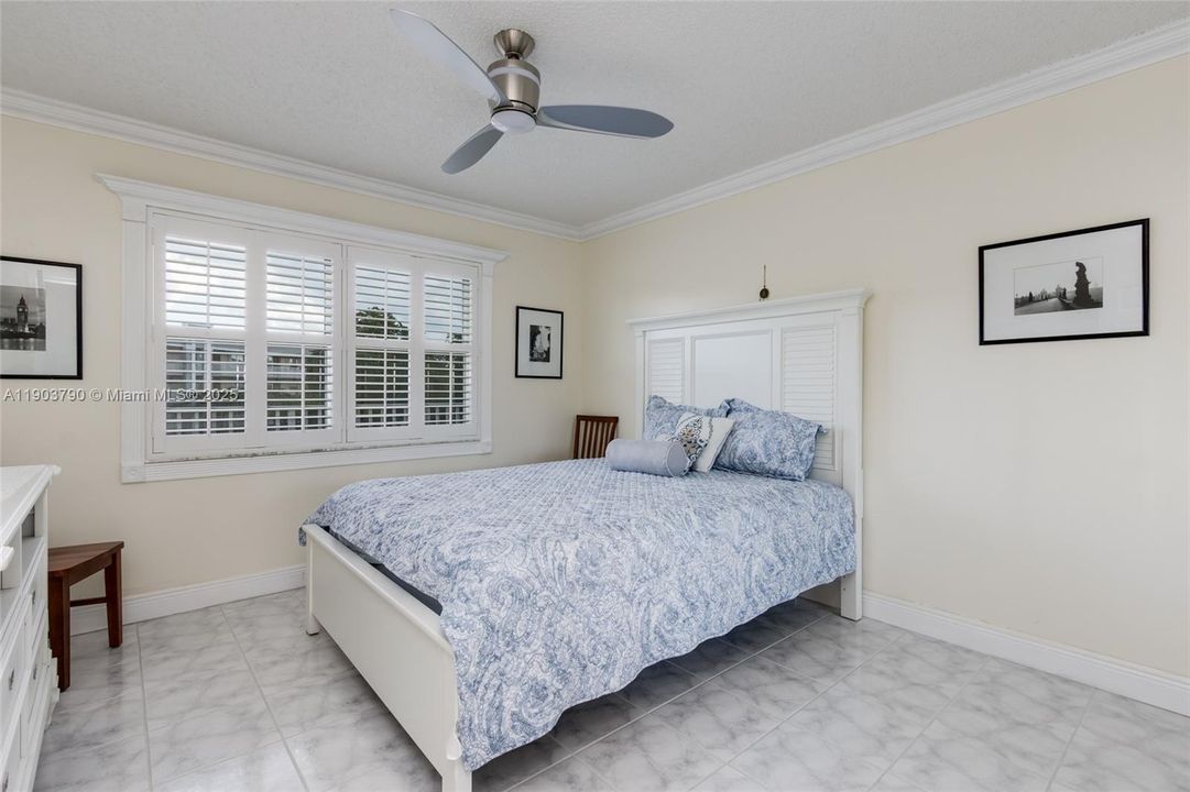 Active With Contract: $242,000 (2 beds, 2 baths, 1255 Square Feet)