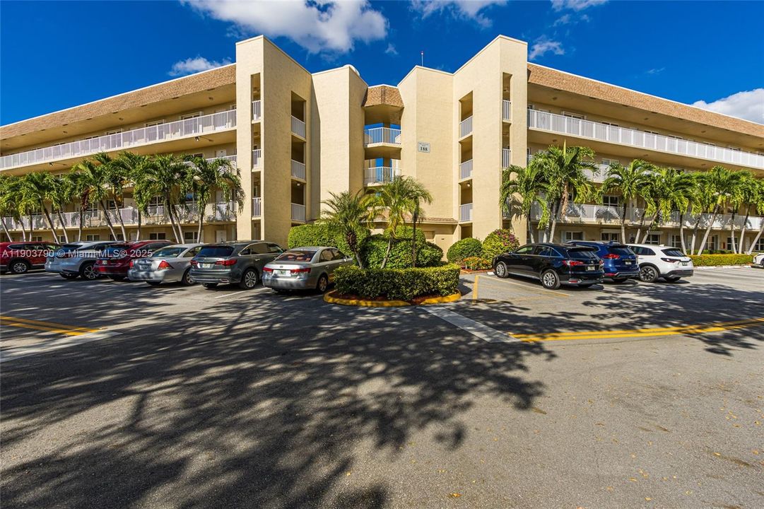 Active With Contract: $242,000 (2 beds, 2 baths, 1255 Square Feet)