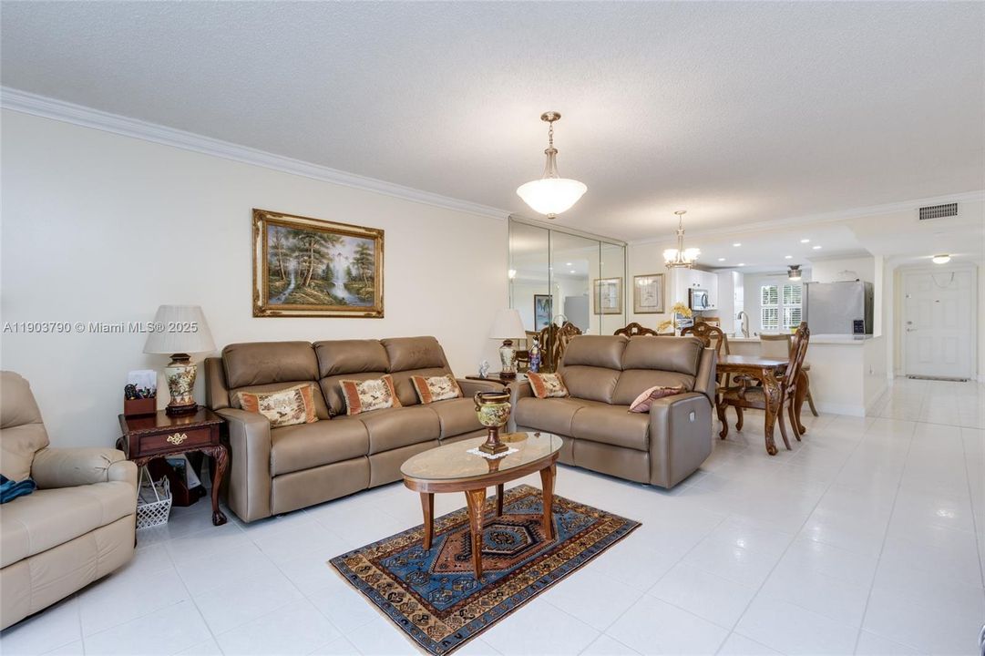 Active With Contract: $242,000 (2 beds, 2 baths, 1255 Square Feet)