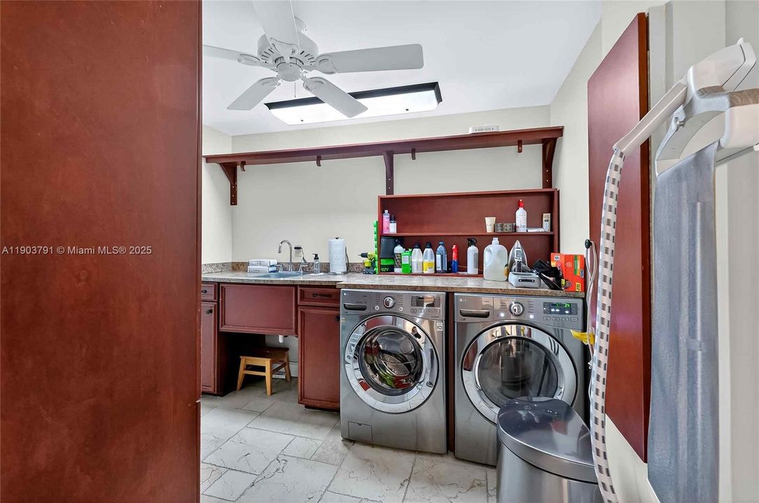 For Sale: $2,900,000 (4 beds, 3 baths, 3611 Square Feet)