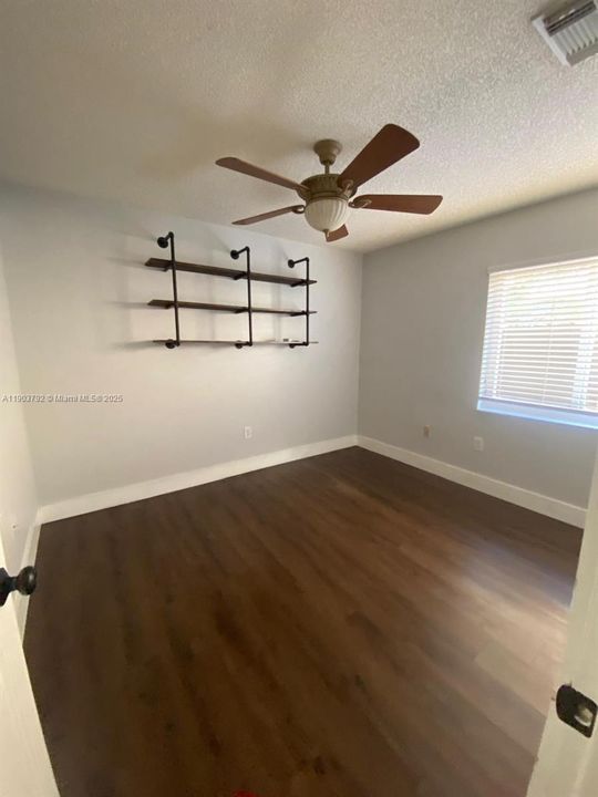 出租: $3,500 (3 贝兹, 2 浴室, 1619 平方英尺)