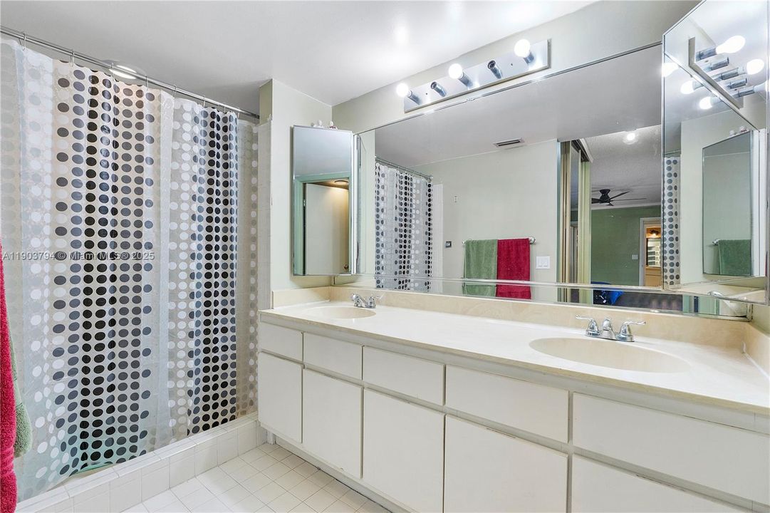 En Venta: $355,000 (3 camas, 2 baños, 1488 Pies cuadrados)