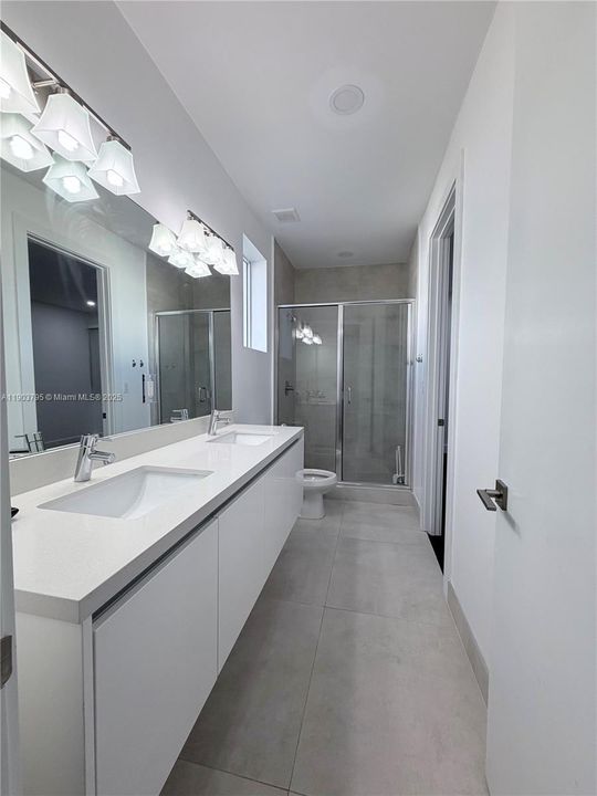 For Sale: $1,400,000 (4 beds, 4 baths, 3030 Square Feet)