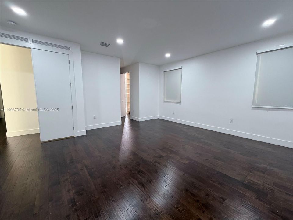 For Sale: $1,400,000 (4 beds, 4 baths, 3030 Square Feet)