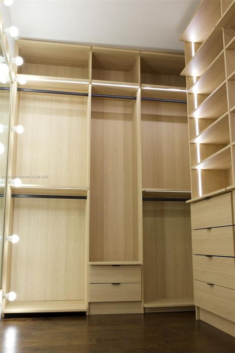 For Sale: $1,400,000 (4 beds, 4 baths, 3030 Square Feet)