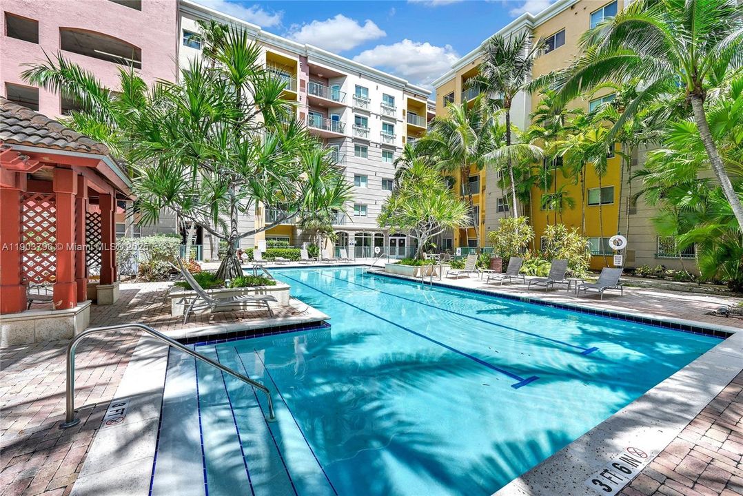 Active With Contract: $375,000 (2 beds, 2 baths, 1010 Square Feet)