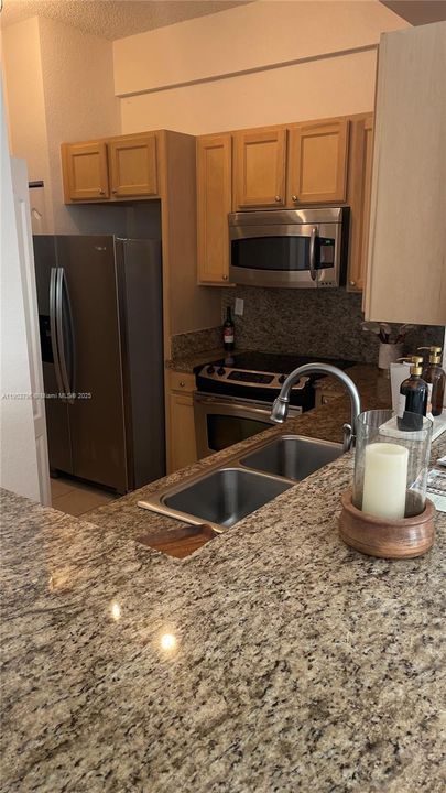 Active With Contract: $375,000 (2 beds, 2 baths, 1010 Square Feet)