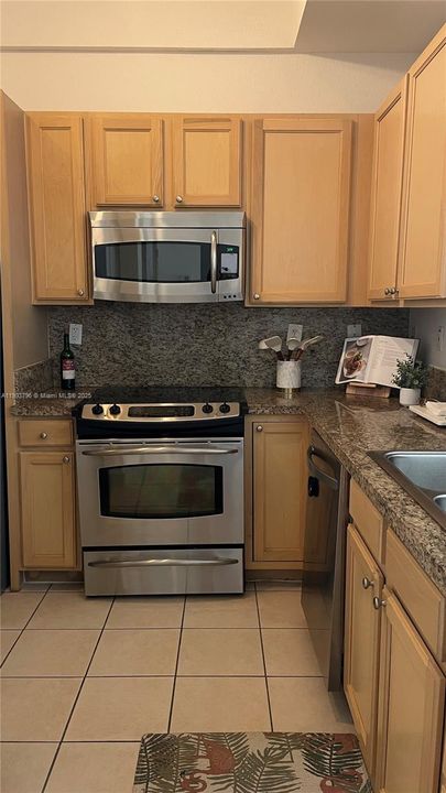 Active With Contract: $375,000 (2 beds, 2 baths, 1010 Square Feet)