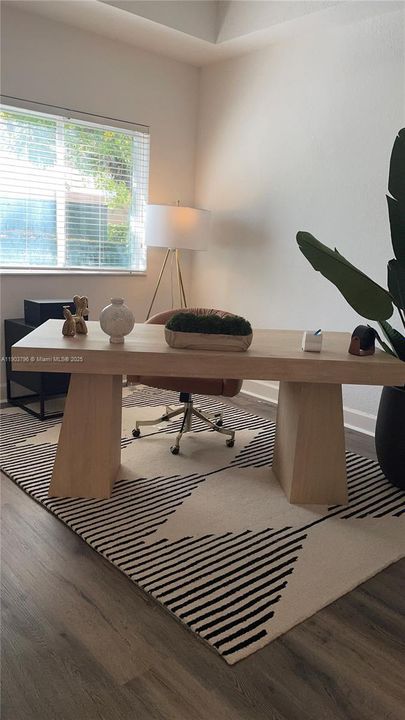 Active With Contract: $375,000 (2 beds, 2 baths, 1010 Square Feet)