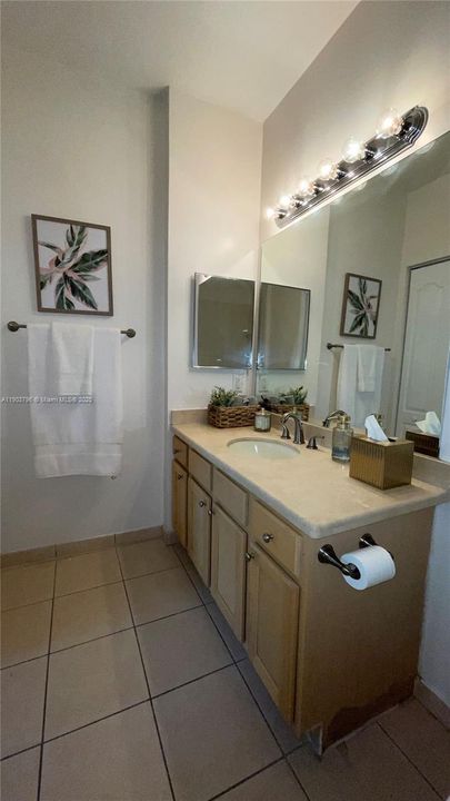 Active With Contract: $375,000 (2 beds, 2 baths, 1010 Square Feet)