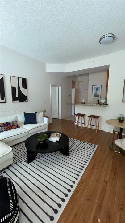 Active With Contract: $375,000 (2 beds, 2 baths, 1010 Square Feet)