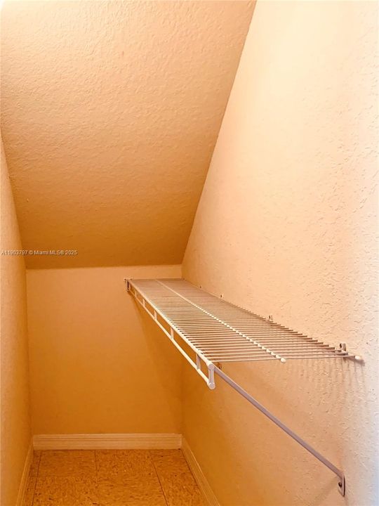 出租: $2,200 (1 贝兹, 1 浴室, 815 平方英尺)