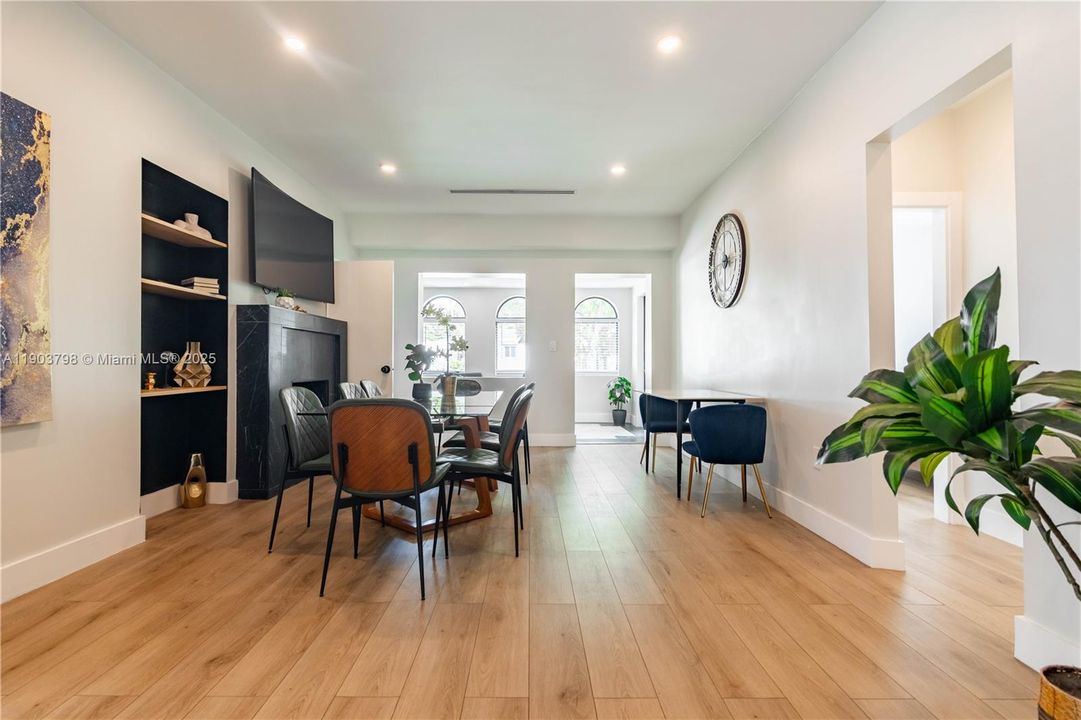 For Rent: $8,500 (5 beds, 4 baths, 1566 Square Feet)