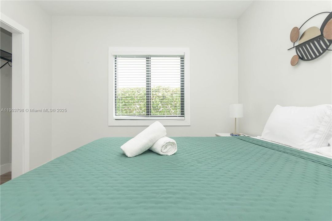 For Rent: $8,500 (5 beds, 4 baths, 1566 Square Feet)