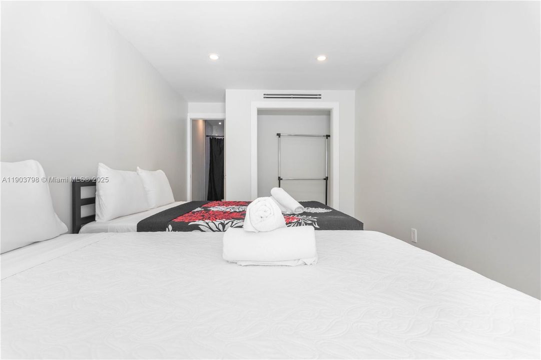 For Rent: $8,500 (5 beds, 4 baths, 1566 Square Feet)