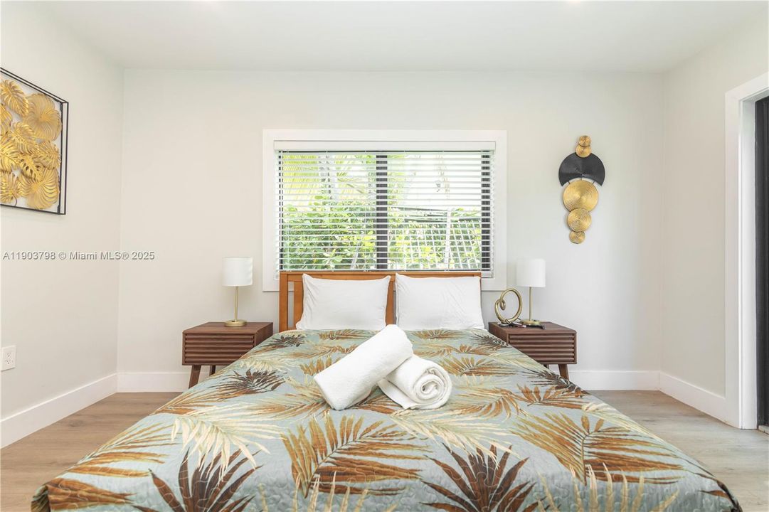 For Rent: $8,500 (5 beds, 4 baths, 1566 Square Feet)