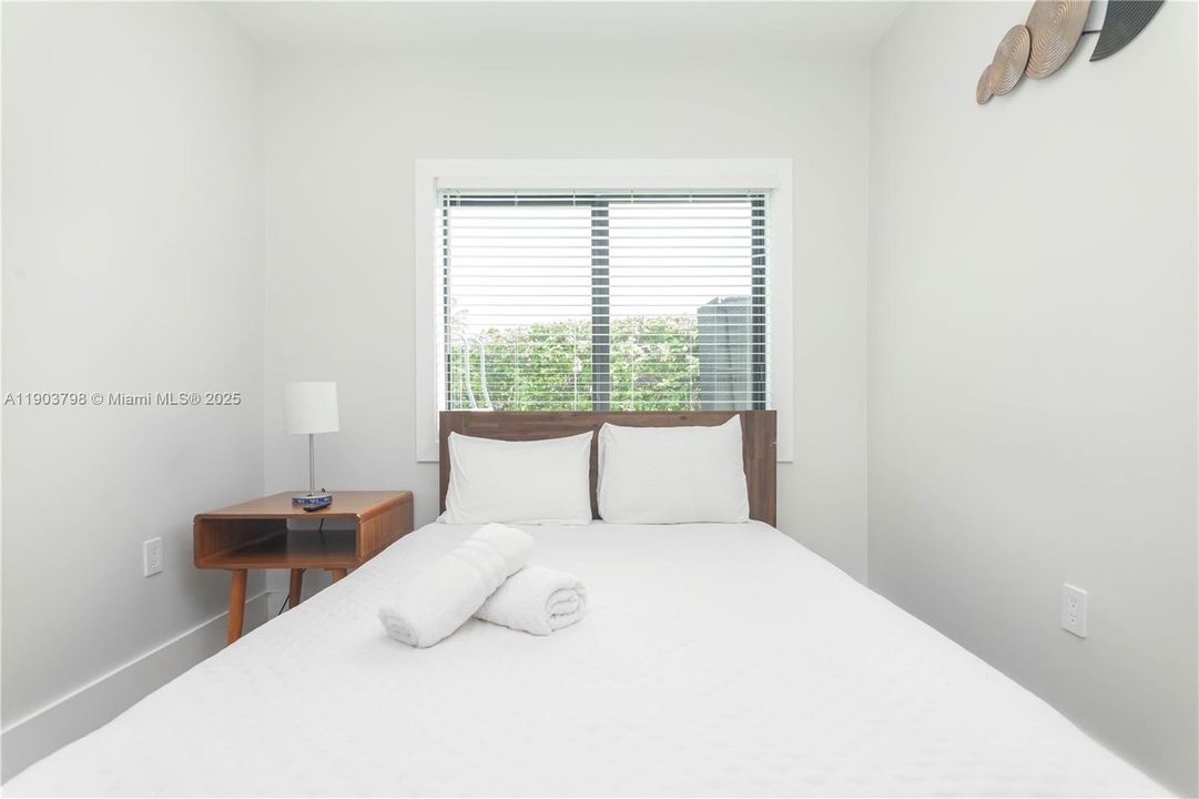 For Rent: $8,500 (5 beds, 4 baths, 1566 Square Feet)