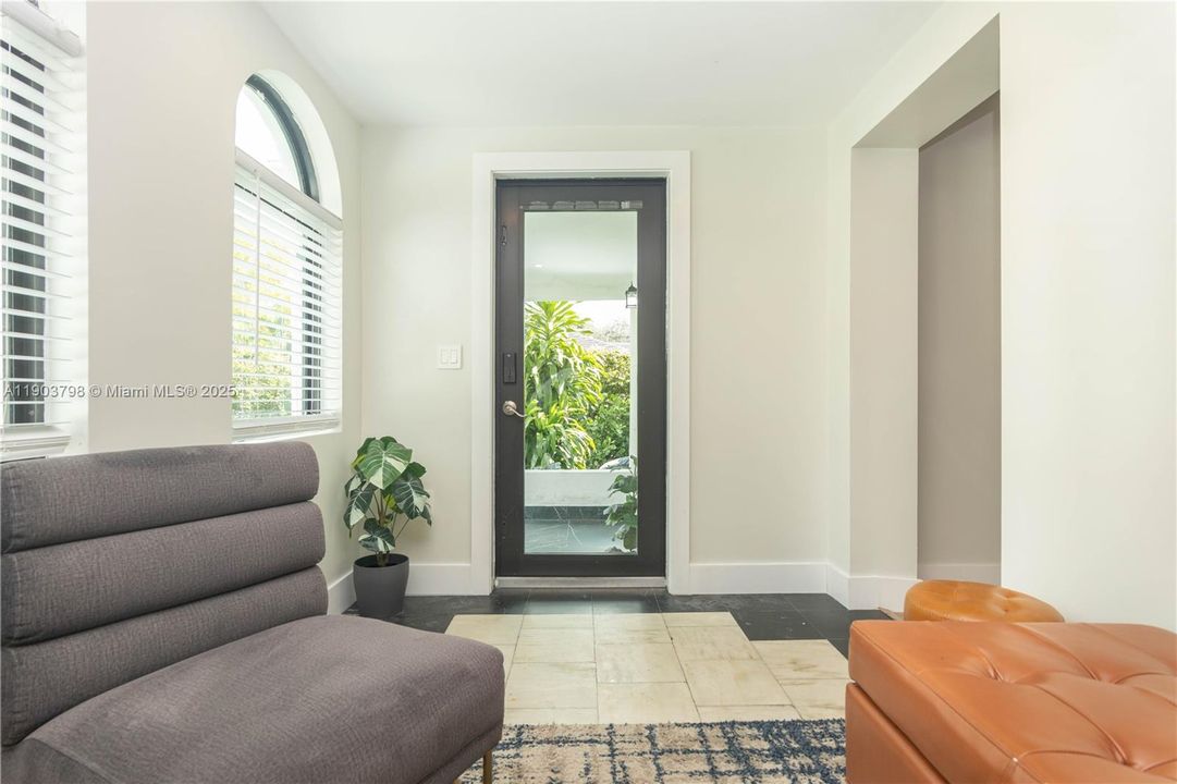 For Rent: $8,500 (5 beds, 4 baths, 1566 Square Feet)