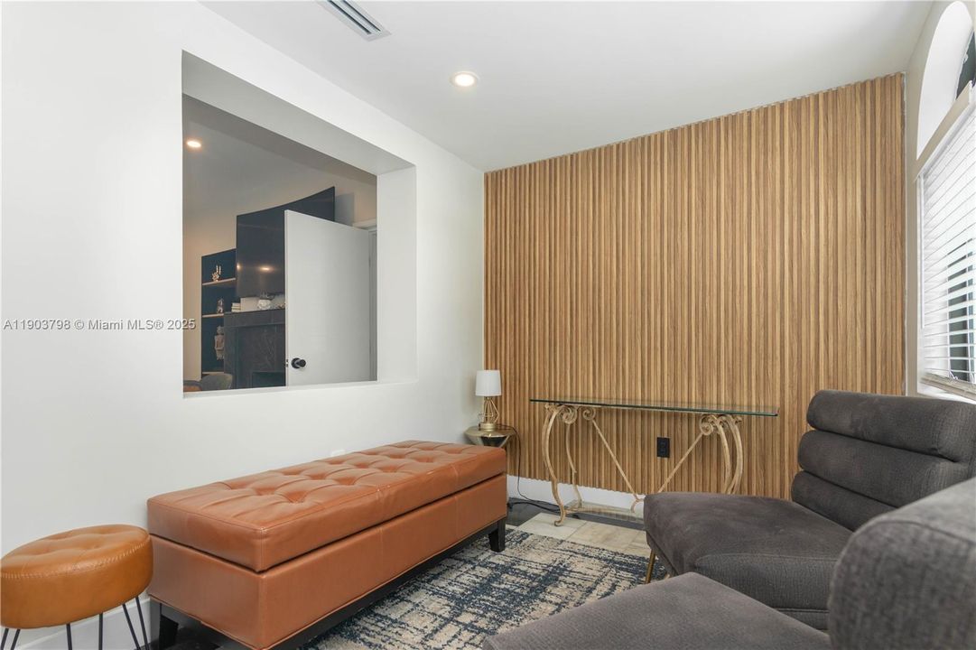 For Rent: $8,500 (5 beds, 4 baths, 1566 Square Feet)