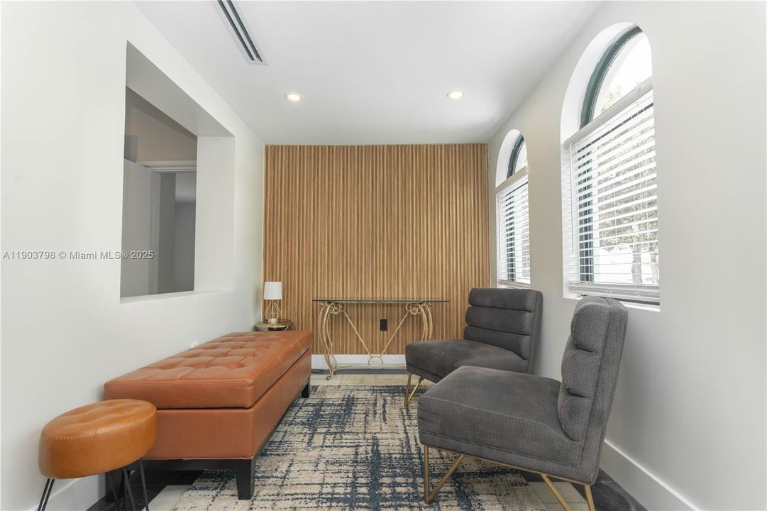 For Rent: $8,500 (5 beds, 4 baths, 1566 Square Feet)