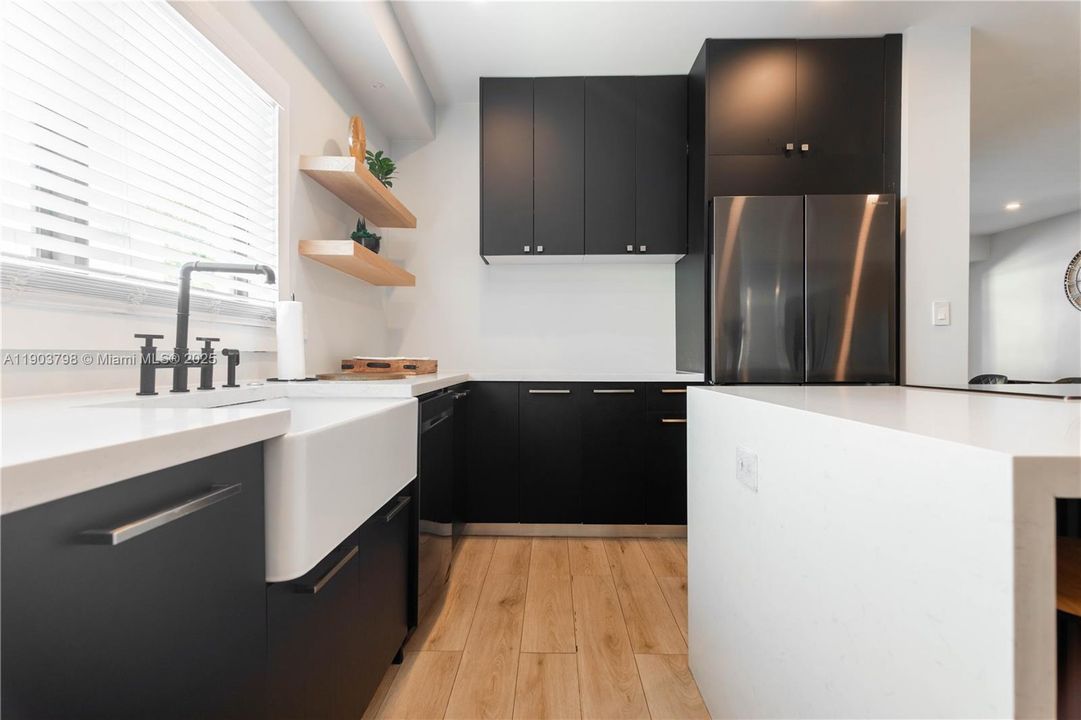 For Rent: $8,500 (5 beds, 4 baths, 1566 Square Feet)