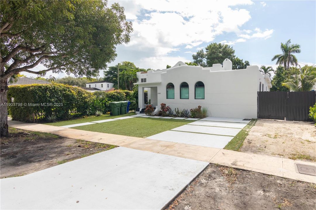 For Rent: $8,500 (5 beds, 4 baths, 1566 Square Feet)