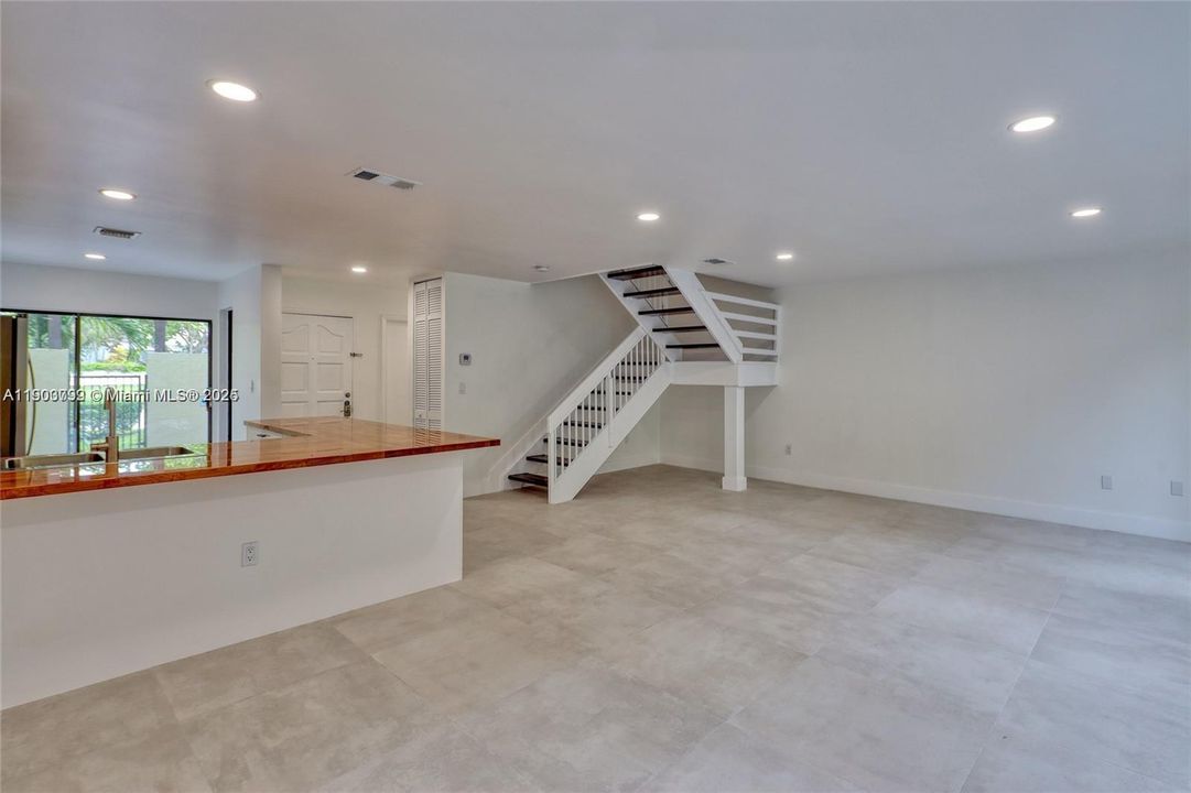 待售: $609,000 (3 贝兹, 2 浴室, 1712 平方英尺)