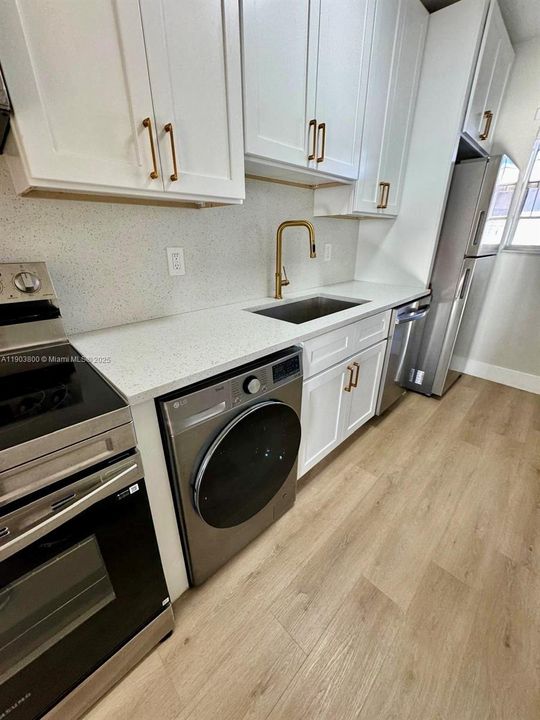 Recently Rented: $1,850 (1 beds, 1 baths, 700 Square Feet)
