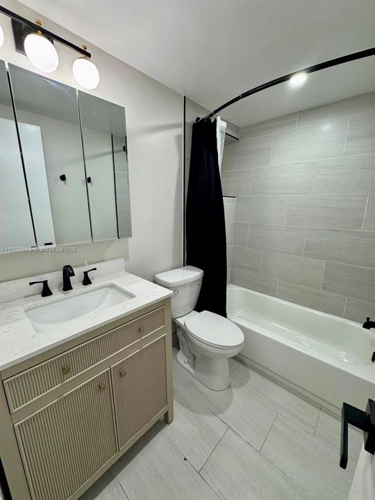 最近租的: $1,850 (1 贝兹, 1 浴室, 700 平方英尺)