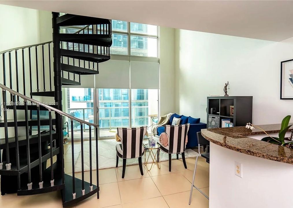 For Rent: $2,950 (1 beds, 1 baths, 760 Square Feet)