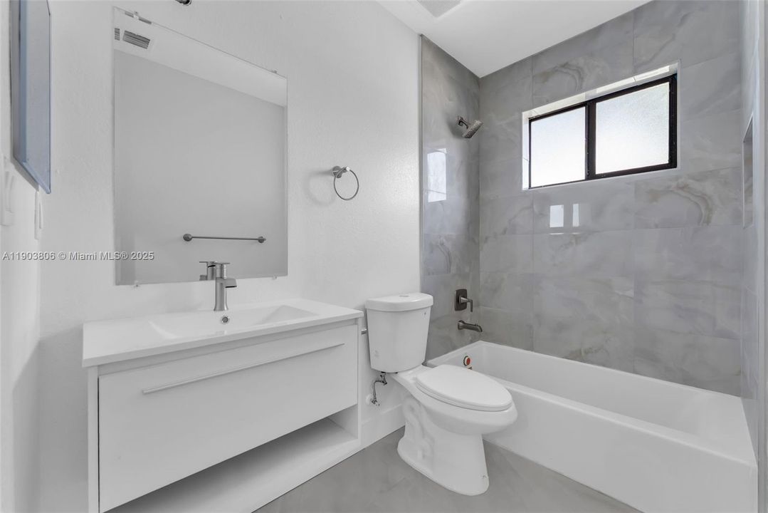 Recently Sold: $589,999 (4 beds, 3 baths, 1811 Square Feet)